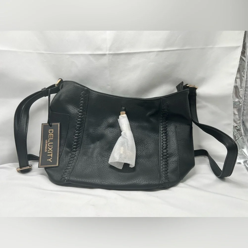 *DELUXITY LOS ANGELES* VEGAN LEATHER SOFT BLACK PURSE NWT (BP1)